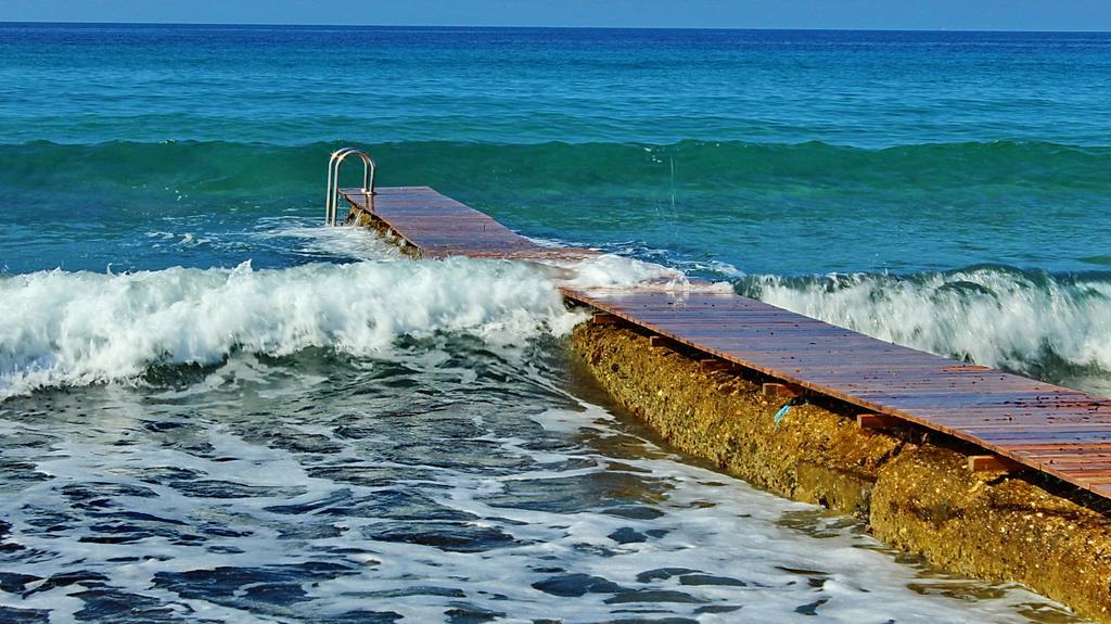 Tinos Beach Hotel Exteriör bild